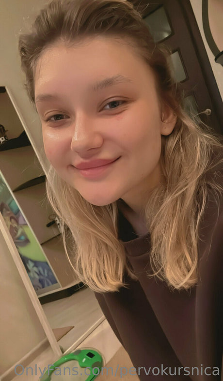 Naakte gelekte OnlyFans-foto van Pervokursnica
