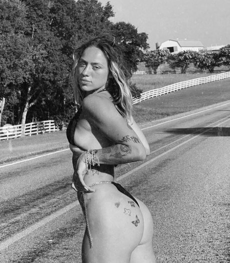 Naakte gelekte OnlyFans-foto van Yourfavhaley