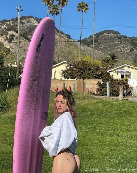 Naakte gelekte OnlyFans-foto van Yourfavhaley