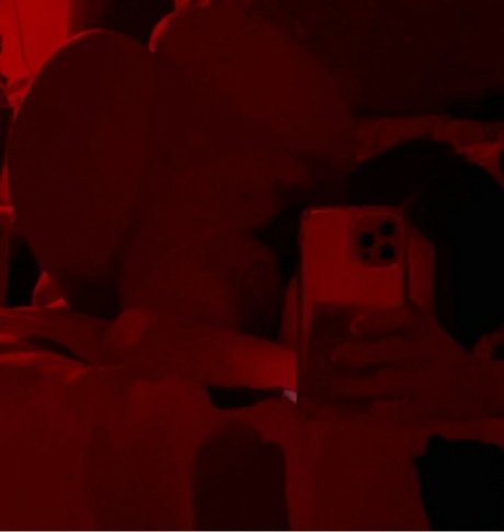 Naakte gelekte OnlyFans-foto van Ashleyyjane