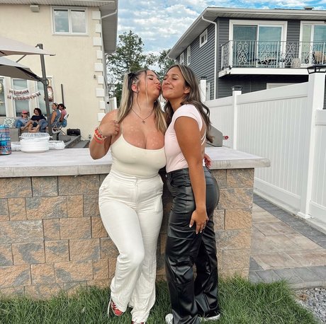 Naakte gelekte OnlyFans-foto van Jolieboero