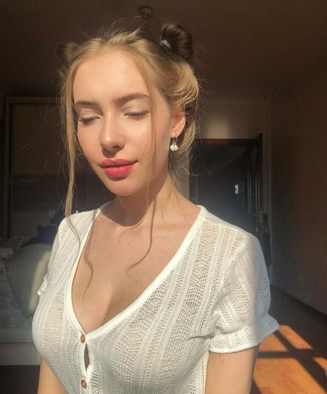 Naakte gelekte OnlyFans-foto van Alissa Strekozova