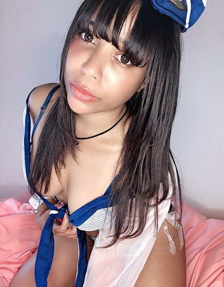 Naakte gelekte OnlyFans-foto van Arijapan