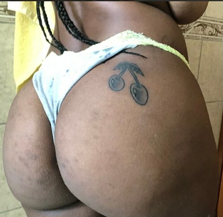 Naakte gelekte OnlyFans-foto van Sextualizada