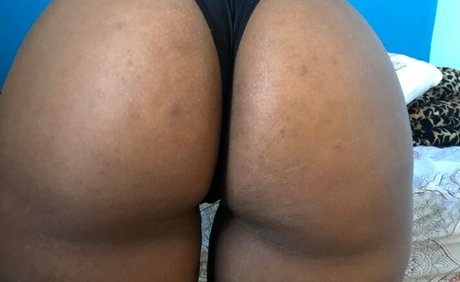 Naakte gelekte OnlyFans-foto van Sextualizada
