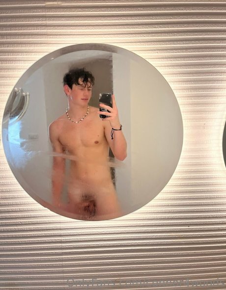 Naakte gelekte OnlyFans-foto van Connor4woods