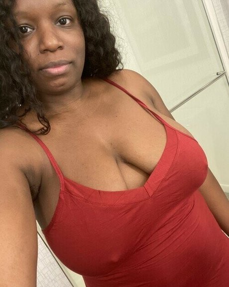 Naakte gelekte OnlyFans-foto van Thatchocobxtch