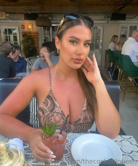 Naakte gelekte OnlyFans-foto van Thecocktailqueen