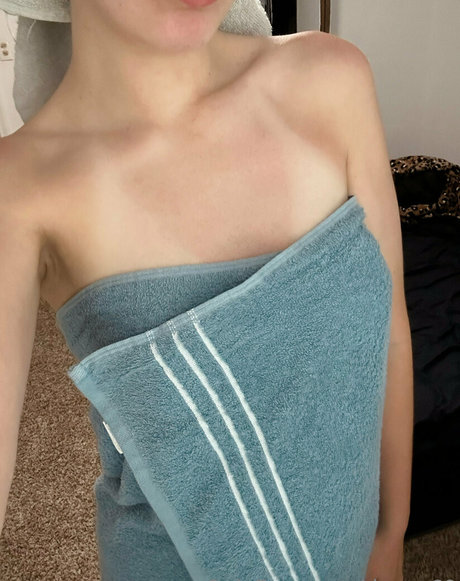 Naakte gelekte OnlyFans-foto van Dawn69