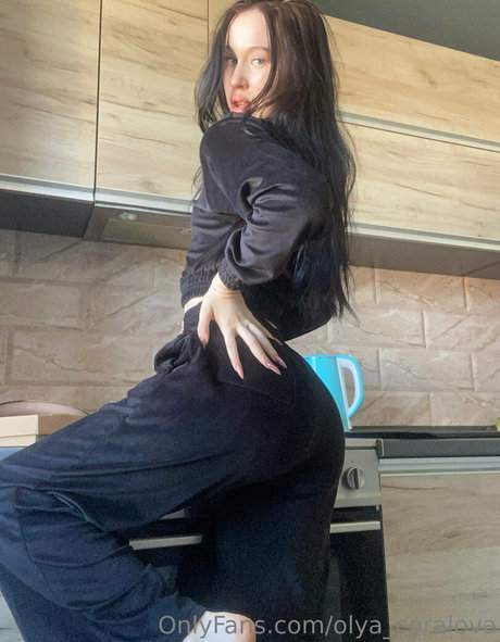 Naakte gelekte OnlyFans-foto van Olyacoralova