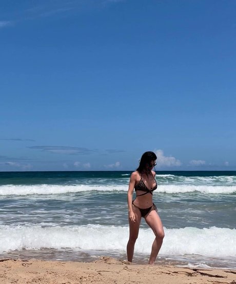 Naakte gelekte OnlyFans-foto van Alinne Moraes