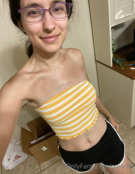 Naakte gelekte OnlyFans-foto van Naiades