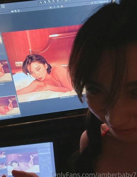 Naakte gelekte OnlyFans-foto van Amberbaby7