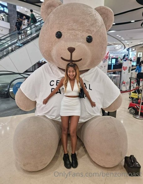 Naakte gelekte OnlyFans-foto van Benzontoast