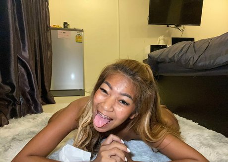Naakte gelekte OnlyFans-foto van Benzontoast