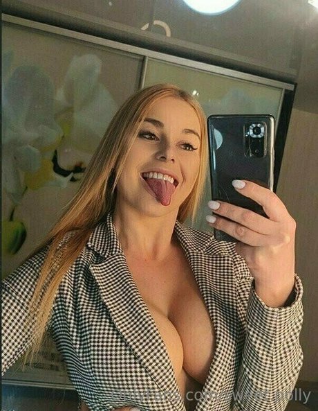 Naakte gelekte OnlyFans-foto van Sweetpolly