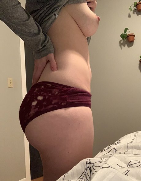 Naakte gelekte OnlyFans-foto van Melody Jade