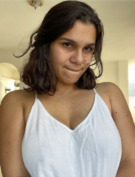 Naakte gelekte OnlyFans-foto van Maria Kois