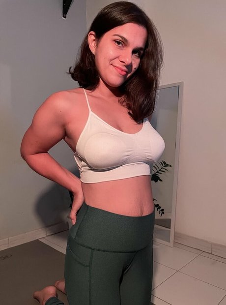 Naakte gelekte OnlyFans-foto van Maria Kois
