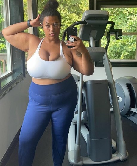 Naakte gelekte OnlyFans-foto van Weightoffash