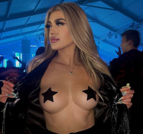 Naakte gelekte OnlyFans-foto van Jellybeannn