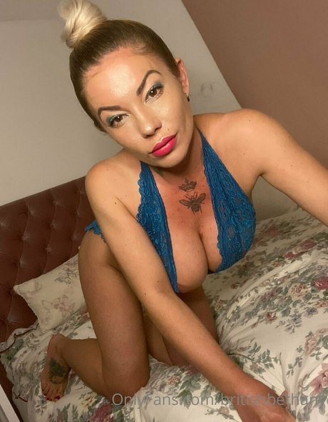 Naakte gelekte OnlyFans-foto van Britishbethany