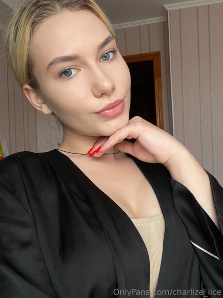 Naakte gelekte OnlyFans-foto van Anya Ice