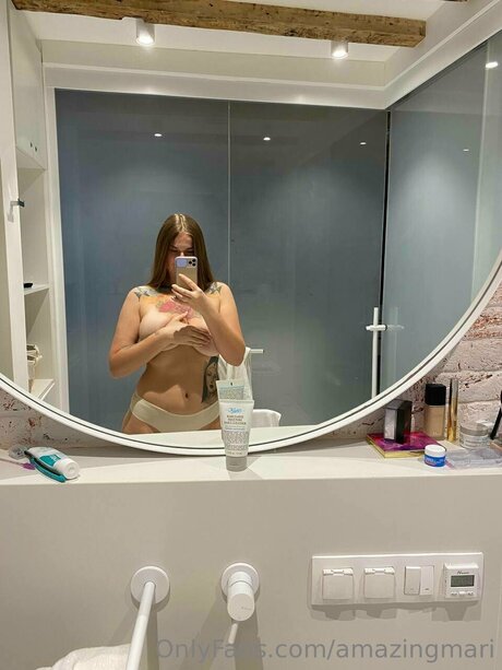 Naakte gelekte OnlyFans-foto van Amazingmari