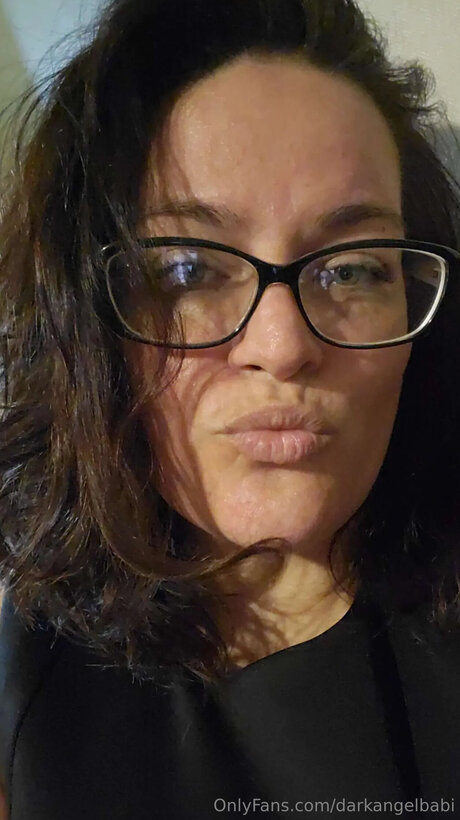 Naakte gelekte OnlyFans-foto van Darkangelbabi