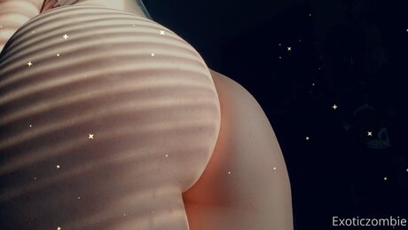 Naakte gelekte OnlyFans-foto van Exoticzombiefree