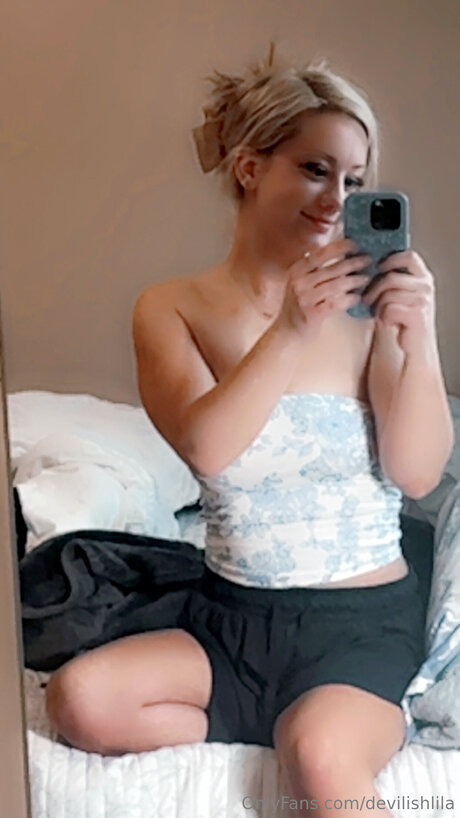 Naakte gelekte OnlyFans-foto van Devilishlila