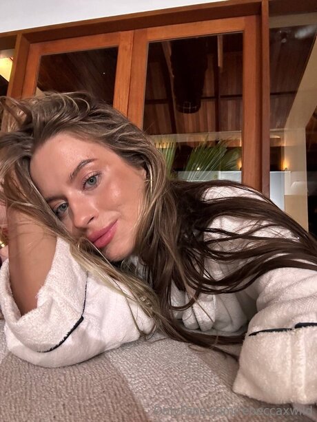 Naakte gelekte OnlyFans-foto van Rebeccaxwild