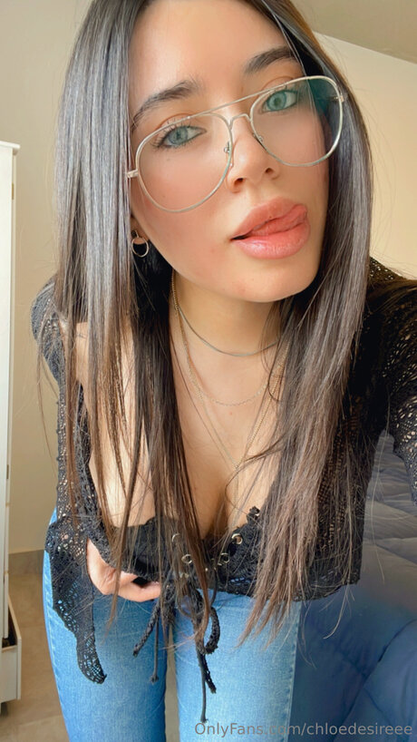 Naakte gelekte OnlyFans-foto van Chloedesireee