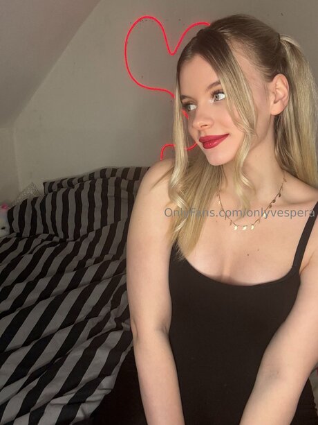 Naakte gelekte OnlyFans-foto van Onlyvespera