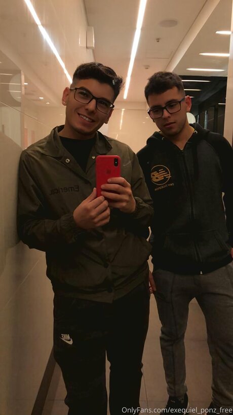 Exequiel Ponz Free