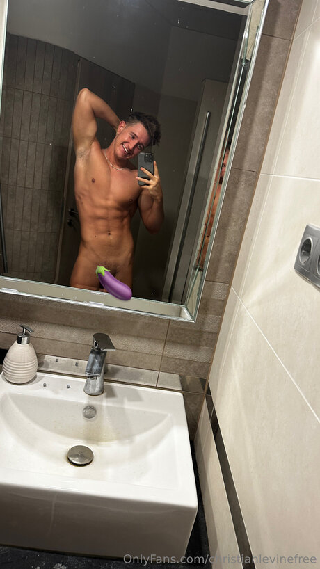 Christianlevine Straight