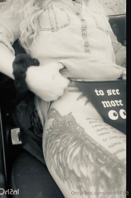 Naakte gelekte OnlyFans-foto van Mo69693