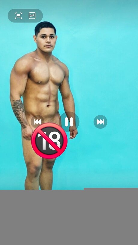 Naakte gelekte OnlyFans-foto van Tony Artt Free
