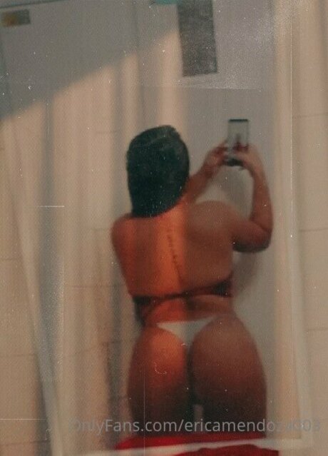 Naakte gelekte OnlyFans-foto van Ericamendoza003