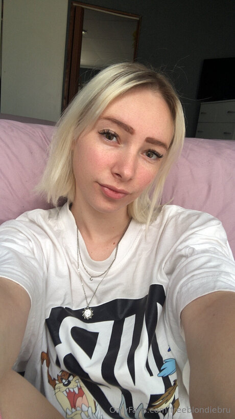 Naakte gelekte OnlyFans-foto van Freeblondiebru