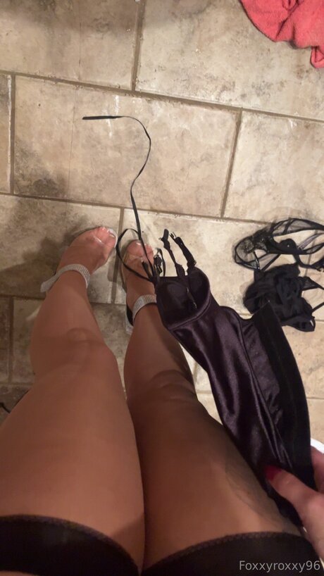 Naakte gelekte OnlyFans-foto van Foxxyroxxy96