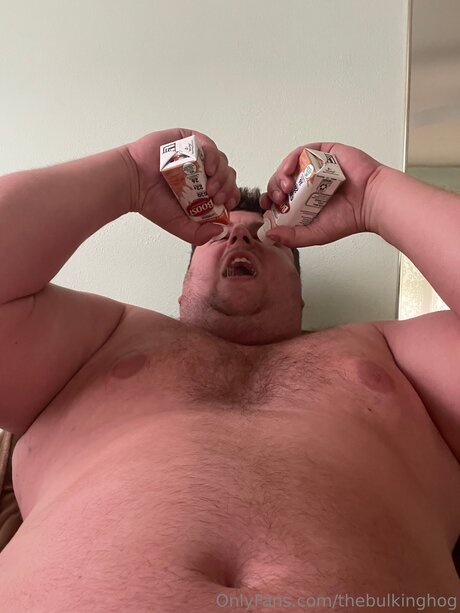 Naakte gelekte OnlyFans-foto van Thebulkinghog