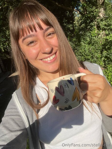 Naakte gelekte OnlyFans-foto van Stella Ma