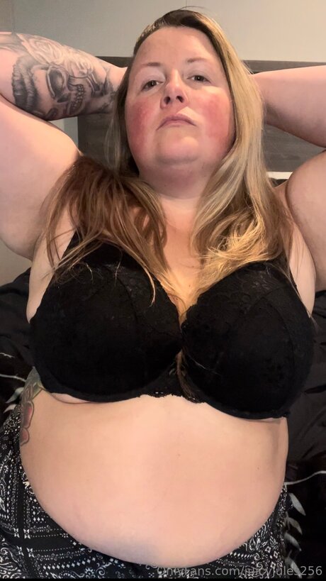 Naakte gelekte OnlyFans-foto van Juicyjules256