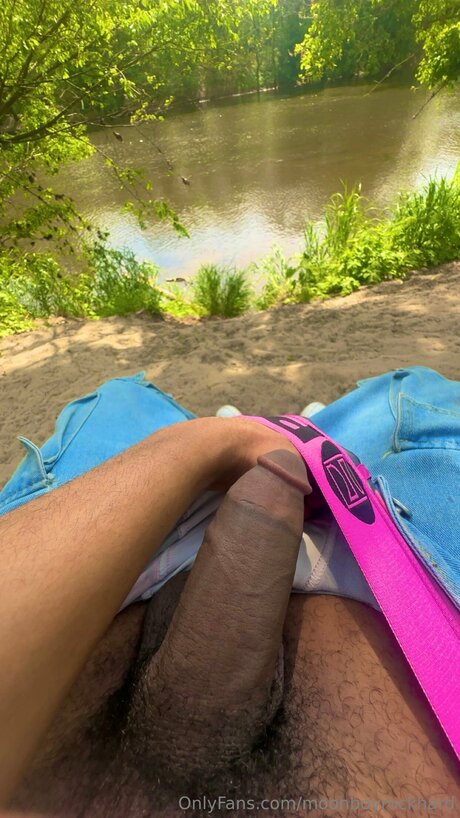 Naakte gelekte OnlyFans-foto van Moonboyrockhard