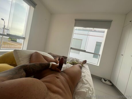 Naakte gelekte OnlyFans-foto van Juanrodvv