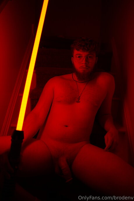 Naakte gelekte OnlyFans-foto van Brodenv