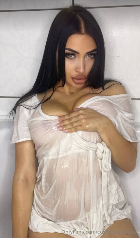 Naakte gelekte OnlyFans-foto van Cosplayersakura