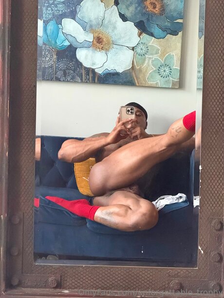Naakte gelekte OnlyFans-foto van Unforgettable Trophy