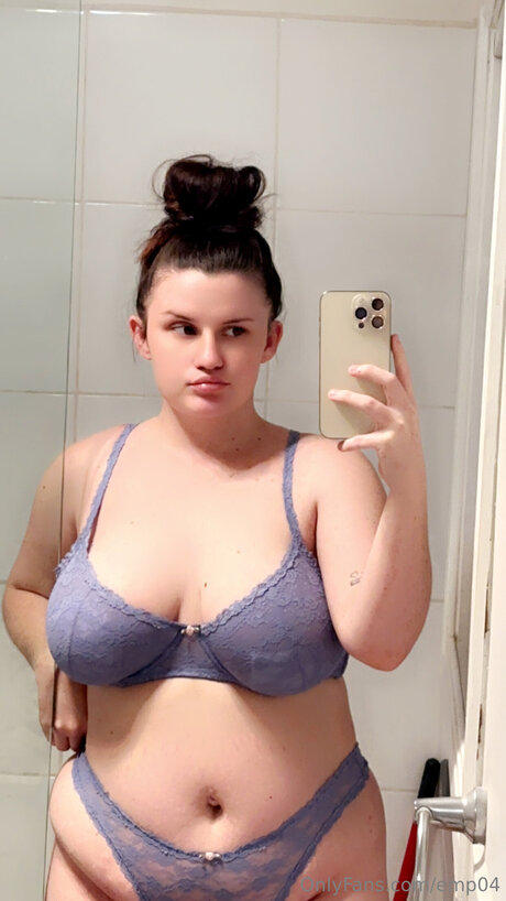 Naakte gelekte OnlyFans-foto van Emp04